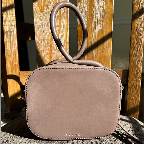 JULHS Minimalist Handcrafted Leather Maze Box Bag Light Taupe Production Sample